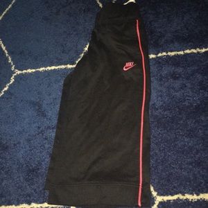 Large Nike short Capris